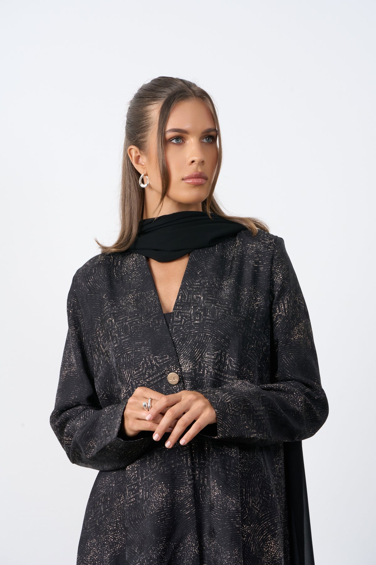 Noir Bronze Abaya
